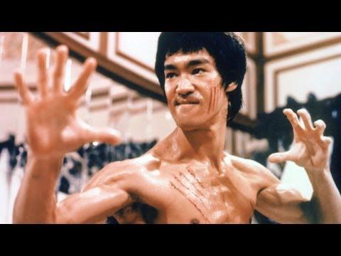 Top 10 cele mai tari momente cu Bruce Lee. Și-a descoperit chemarea la... toaleta şcolii și a inspirat generații