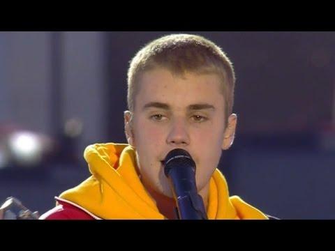 Justin Bieber a început să plângă, în timpul concertului de la Manchester. Artistul a ținut un discurs emoționant