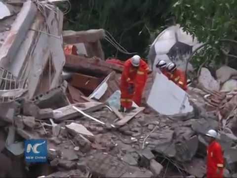 Cutremurător! Un bloc de NOUĂ ETAJE s-a prăbușit în urma unei alunecări de teren devastatoare
