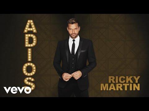 O, Doamne! Ricky Martin, înconjurat de femei SEXY, emite cod roșu de SENZUALITATE! Noul CLIP e HOT, HOT, HOT!