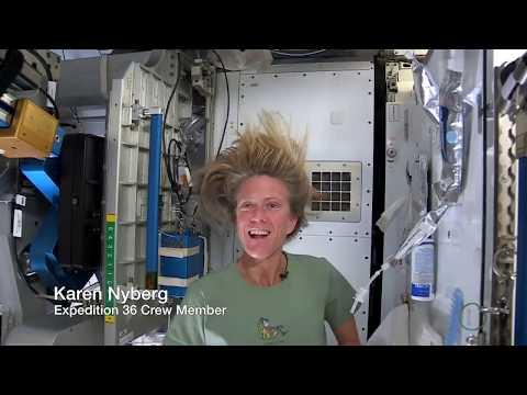 VIDEO SENZAŢIONAL! Cum se spală astronauţii pe cap în timp ce se află în spaţiu! Demonstraţie SPECTACULOASĂ!