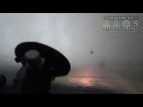 VIDEO! Așa se vede o tornadă din interior