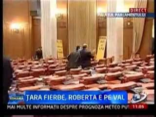 VIDEO! Circ in Parlament: Politicienii se lupta in bannere si se injura 