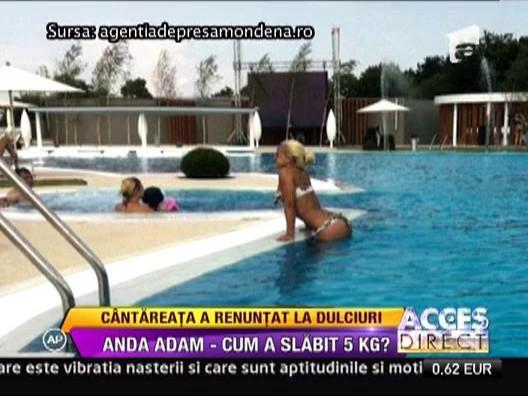 Anda Adam a facut senzatie la o piscina de fite din Capitala! Uite ce bine arata!