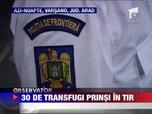 Zeci de transfugi, prinsi inghesuiti intr-un TIR la granita cu Ungaria