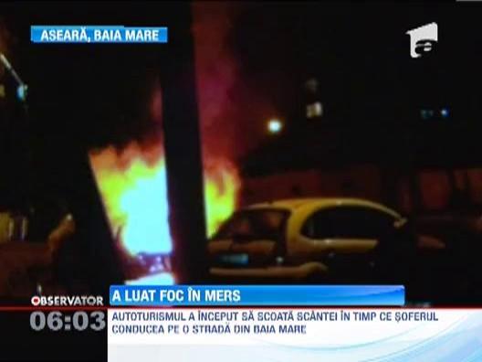 O masina a luat foc din mers, la Baia Mare. 