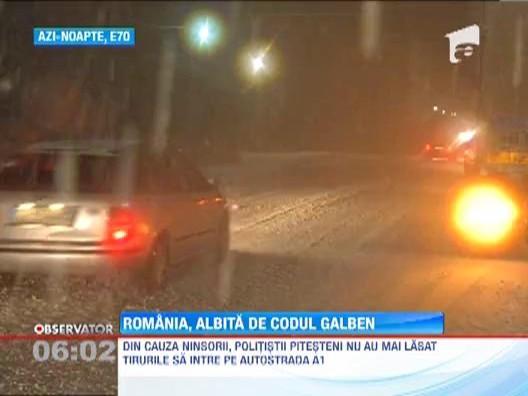 Codul Galben a albit drumurile in Romania!  Zeci de soferi au ajuns in santuri, din cauza zapezii de pe asfalt