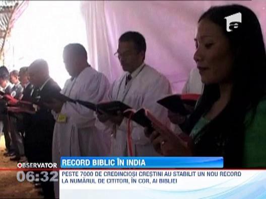 Indienii au batut recordul la citit Biblia in cor