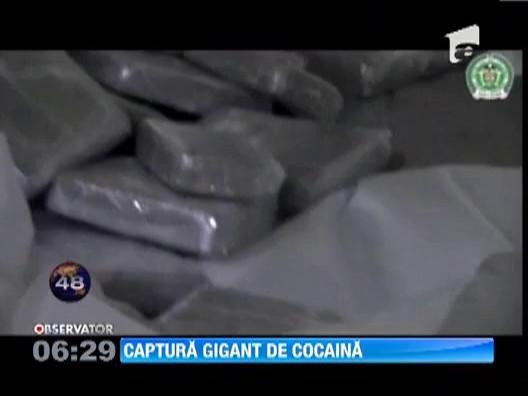 Politistii columbieni au capturat patru tone de cocaina in portul Cartagena