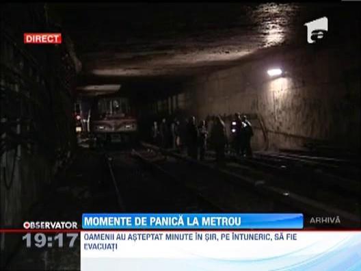 O garnitura de metrou a inceput sa scoata fum: Pasagerii au fost evacuati prin tunel