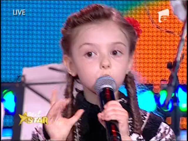 Ioana Iftene canta perfect muzica populara