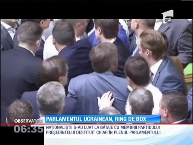 Bătaie ca-n filme în parlamentul ucrainean