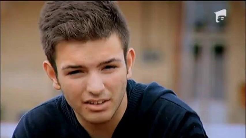 Abandonat la TREI zile după naștere, binecuvântat cu o voce DUMNEZEIASCĂ! Ștefan Bănică a plâns pentru prima dată la TV