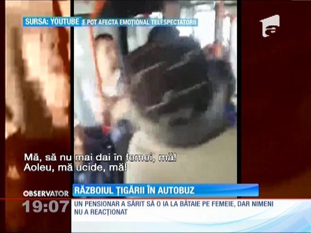 VIDEO ȘOCANT! Război într-un autobuz din București: A pufăit dintr-o țigară electronică, iar mai mulți călători au luat-o la bătaie!