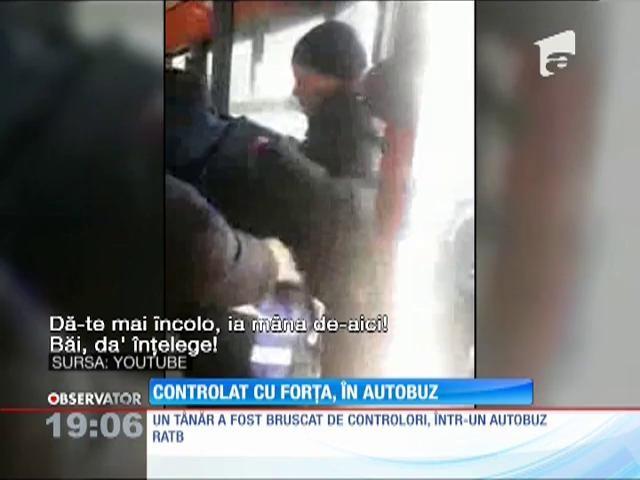 Tânăr încolțit și bruscat de controlori în autobuz! Incidentul a stârnit adevărate controverse! (VIDEO)