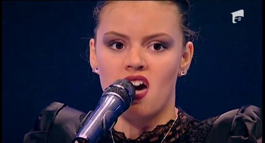 Moment UNIC pe scena X Factor! Mihaela Platon, musical de excepție. Vocea și prezența ei i-au blocat pe jurați: 