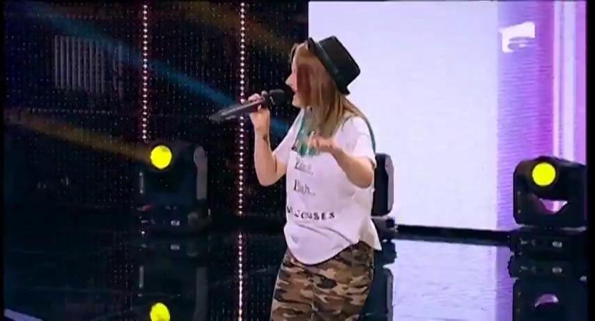 “Eşti fata cu cea mai bună mitralieră de la X Factor”. Mirela Cumpănaș, rapp de zile mari pe scena X Factor. Miki de la K-Pital a fost alături de ea