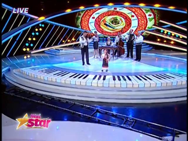 Joc şi voie bună cu cea mai tânără concurentă de la “Next Star”. Lorena, o moldoveancă talentată: “Am iubit la 4 ani şi jumătate”