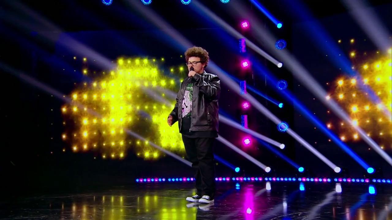 Momentul ăsta nu are cum să nu devină VIRAL! Ștefan Voicu, număr de stand up de excepție pe scena iUmor: Cheloo: 