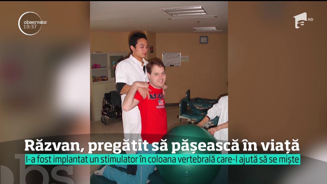 Ridică-te, Răzvane, și umblă! Tânărul din Câmpina, aruncat în scaun cu rotile, a făcut primii pași după 22 de ani