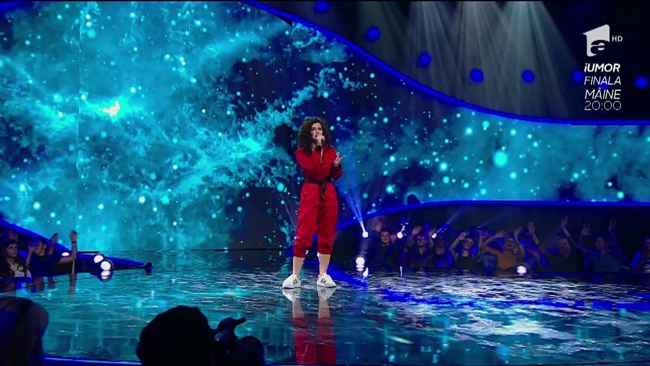 Nu se lasă! Mică și ambițioasă, Erika Isac, fostă concurentă la X Factor, vrea să rupă gura târgului la The Four și să ocupe un scaun: 