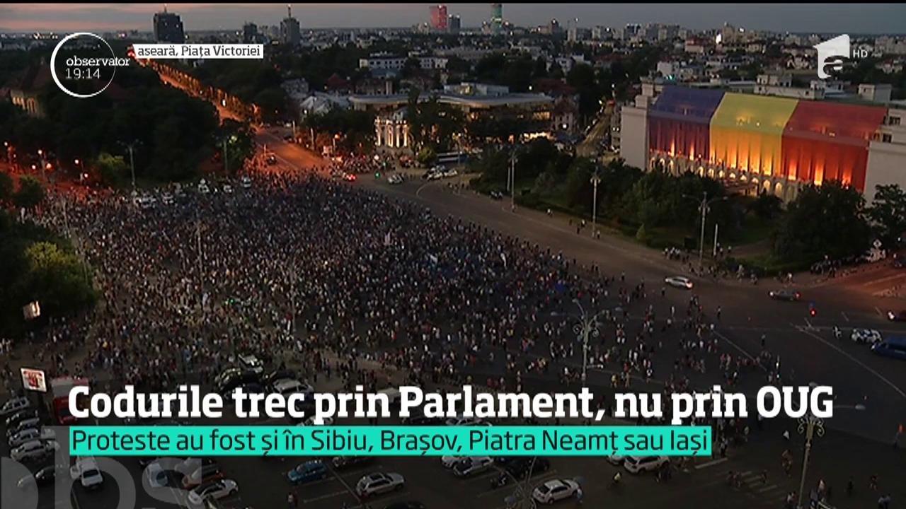 România sub „COD ROȘU de OUG”. Mii de oameni, ÎN STRADĂ!