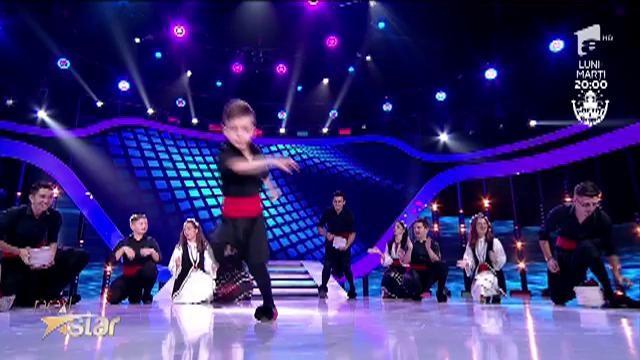 Senzațional! Andrei, un puști de cinci ani, i-a cucerit pe jurații de la ”Next Star” cu un dans grecesc! 