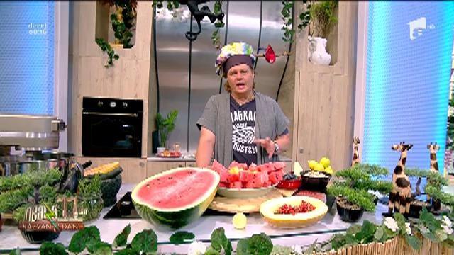 Rețeta zilei: Prosciutto melone cu sos din fistic și afine și garnitură de pepene