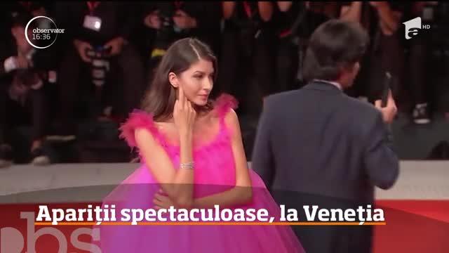 Mădălina Ghenea, apariție răvășitoare pe covorul roşu al festivalului de film de la Veneţia! Cum arată rochia purtată de actriță