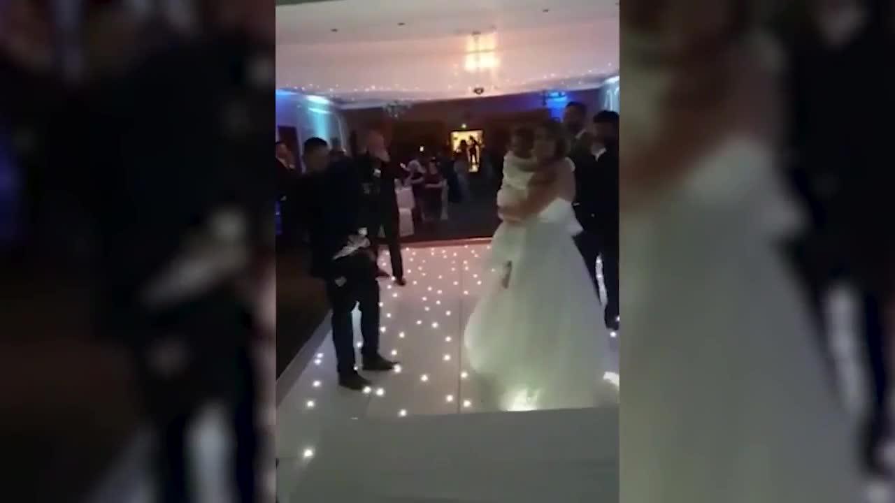 VIDEO/ A crezut că totul s-a terminat! Surpriză de proporții pentru o mireasă în mijlocul nunții: „Oprește nunta, ar fi trebuit să fiu eu!”