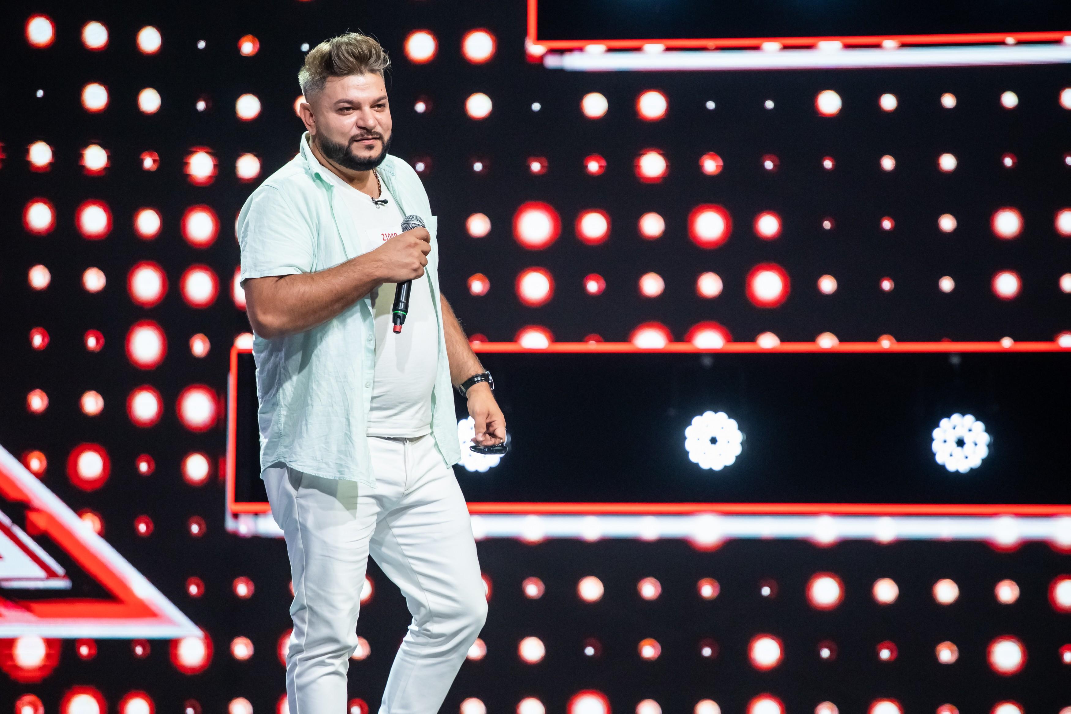 În prima ediție din sezonul 9 "X Factor", Giulian Ioan a cântat melodia “Sway”, interpretată de Dean Martin
