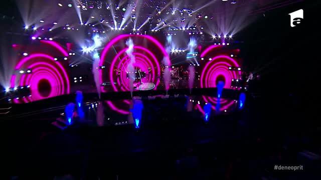 Finala X Factor 2020. Jurații au deschis seara cu un show de senzație. Ce ținute au purtat Delia, Loredana, Bănică și Ristei