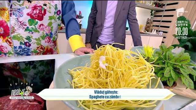 Spaghete cu legume trase la tigaie și carne de vită, rețeta lui Vlăduț la Neatza cu Răzvan și Dani