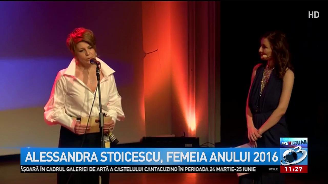Alessandra Stoicescu, femeia anului 2016! Jurnalista, emoționată: „Vă mulțumesc că ați crezut în mine și m-ați votat!” FELICITĂRI!