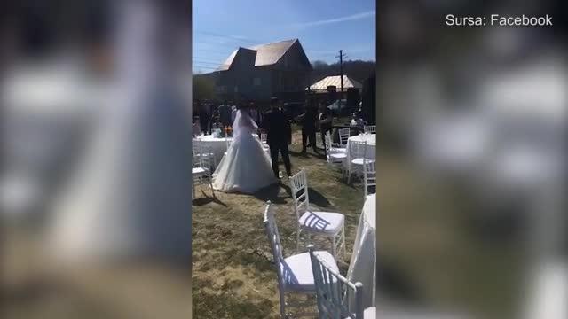 Video - Nuntă cu lăutari și cu 300 de invitați în vremea coronavirusului! Persoane izolate au dansat în cinstea miresei