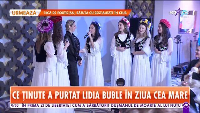 Lidia Buble şi Răzvan Simion, în fața altarului! Cei doi au devenit părinții spirituali ai unei fetițe