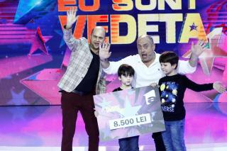 Emil Mitrache și băieții săi, Teodor și Eduard, au câștigat ultima ediție „Aici eu sunt vedeta”!