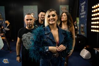 Alexandra Stan, Bodo și tenorul Bogdan Mihai au transmis emoție pură la Marea Unire ZU 2020. Artiștii au interpretat piesa 