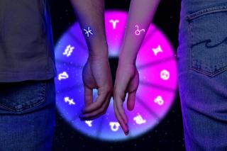 Care sunt zodiile care la începutul anului 2026 vor avea de ales între dragoste și carieră. Ce vor face acești nativi