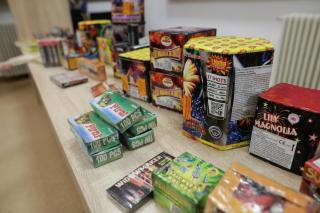 Ce amenzi se aplică celor care vor folosi petarde sau pocnitori în noaptea de Revelion. Ce sume mari vor plăti oamenii