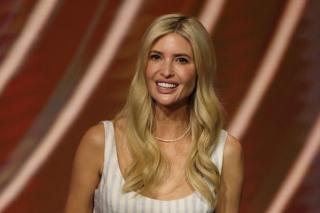 Cum arată Ivanka Trump în bikini portocaliu. Paparazzi au surprins-o la plajă, în Costa Rica