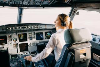 Cât câștigă un pilot român. Sunt foarte căutați de companii străine: „Piloții români sunt fantastici”