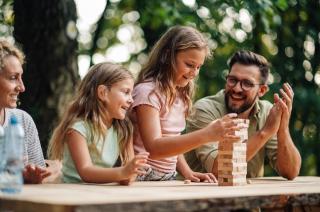 10 moduri prin care să consolidezi relațiile familiale