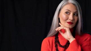 (P) Culorile părului care te întineresc. Ce nuanțe să alegi în funcție de vârstă