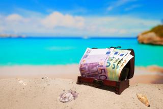 Ce sume de bani vor să cheltuie românii în vacanțe. Unii se gândesc să facă împrumuturi bancare