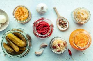 Top 6 alimente fermentate care îți ajută creierul să funcționeze perfect