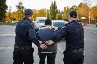 Cum a reușit un câine să prindă doi hoți din Neamț. I-a găsit fix când voiau să-și distrugă urmele