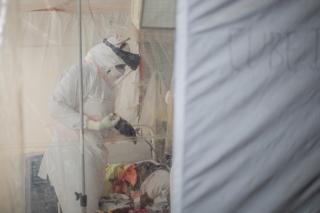 OMS trage un semnal de alarmă: focarul de Ebola se extinde în trei țări africane. Situația devine tot mai complicată