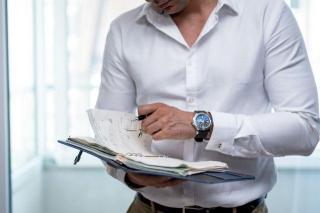 (P) Un ceas pentru el trebuie să spună mai mult decât ora - transformă o ținută într-o declarație de stil