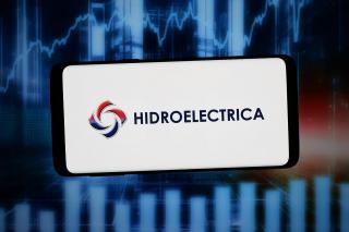Hidroelectrica are două oferte pentru clienți. De ce contractul cu prețul mai mic poate ajunge să coste mai mult